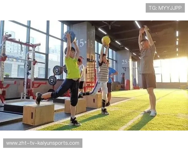 俱乐部举办青少年体能挑战赛 激发运动兴趣与参与度，青少年体能拓展主题乐园